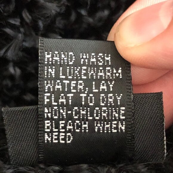 Cejon Curly Eyelash Scarf - Picture 10 of 10